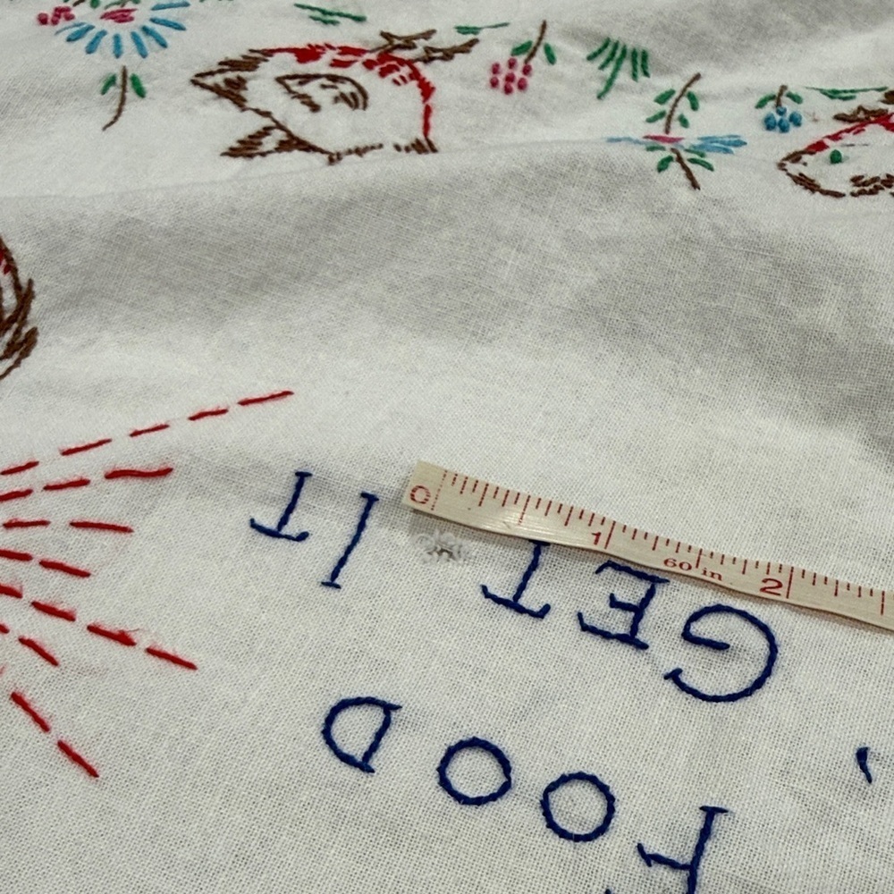 Vintage Farmhouse Rooster and Chickens Tablecloth - Picture 13 of 13